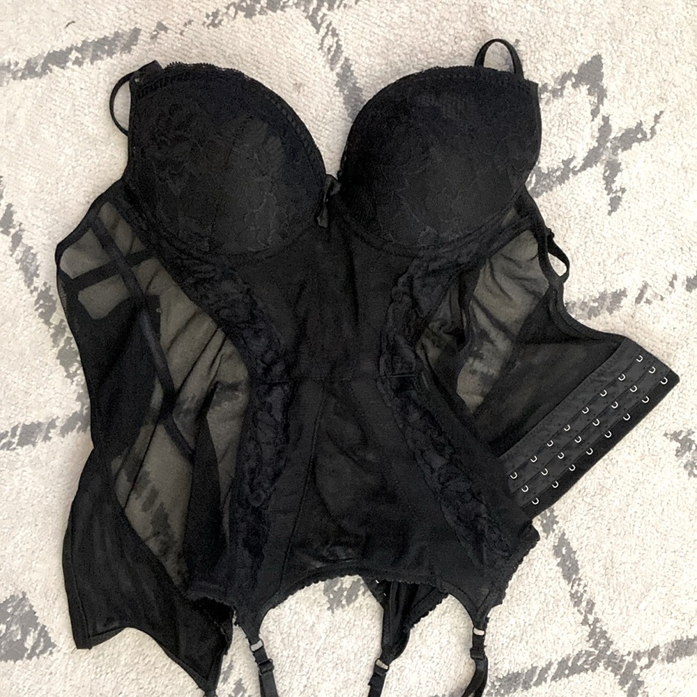 Black Fuschia new never used size M women’s corset top in black lace